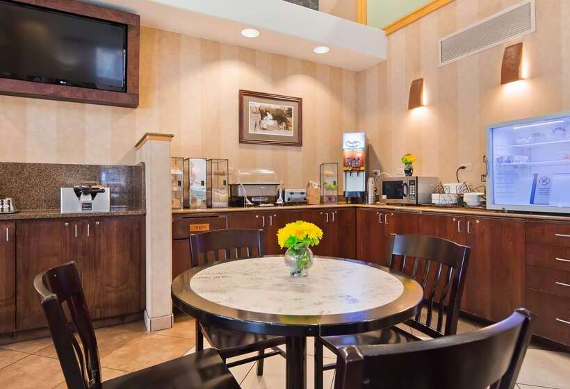 בית מלון כפרי Best Western University Inn