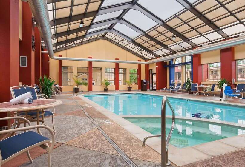 هتل Best Western University Inn