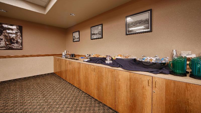 בית מלון כפרי Best Western University Inn