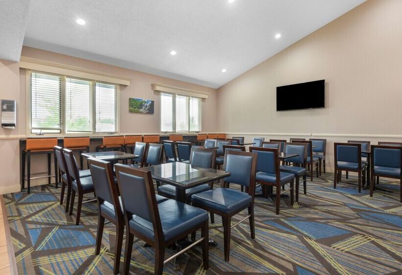 فندق Best Western University Inn