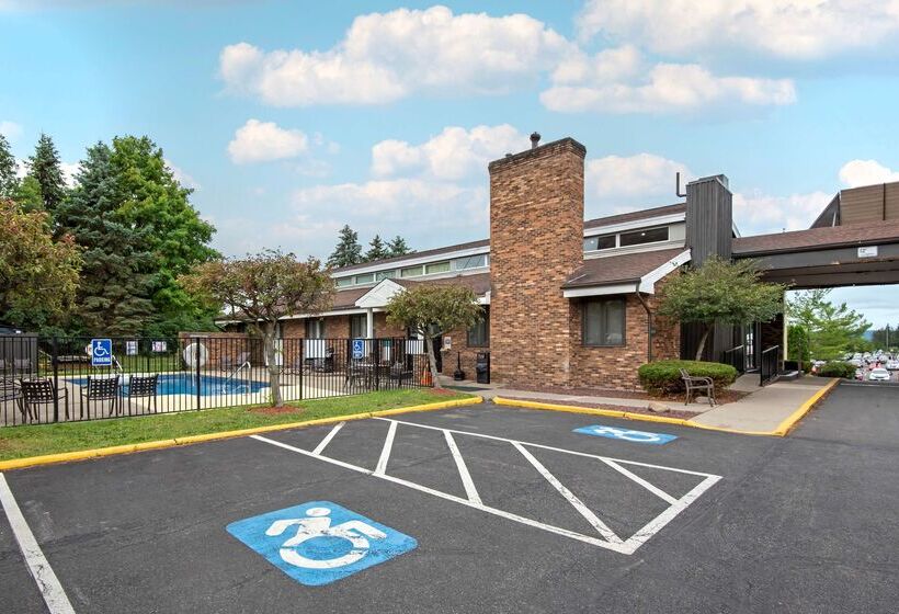 فندق Best Western University Inn