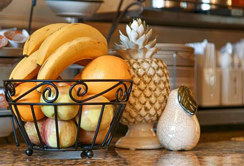 בית מלון כפרי Best Western University Lodge