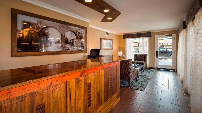 בית מלון כפרי Best Western University Lodge