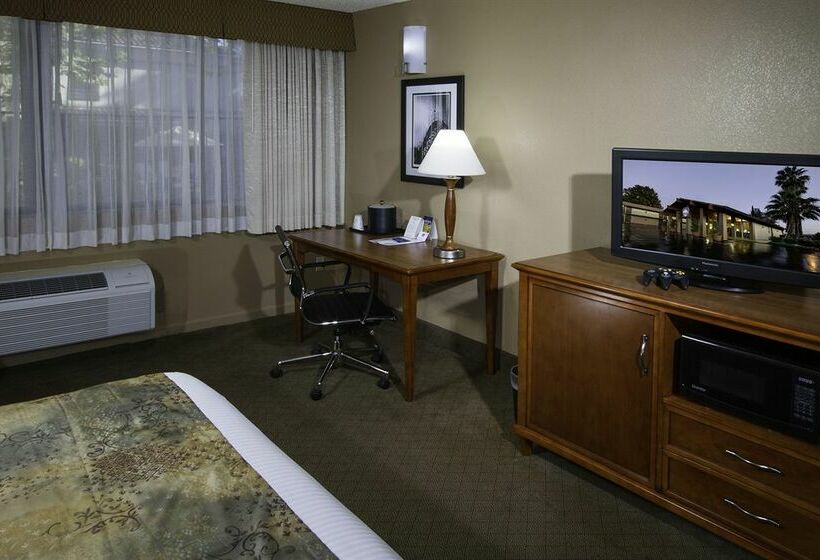 فندق Best Western Valencia Inn