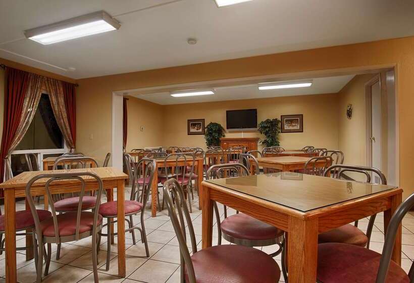 Отель Best Western Village Inn