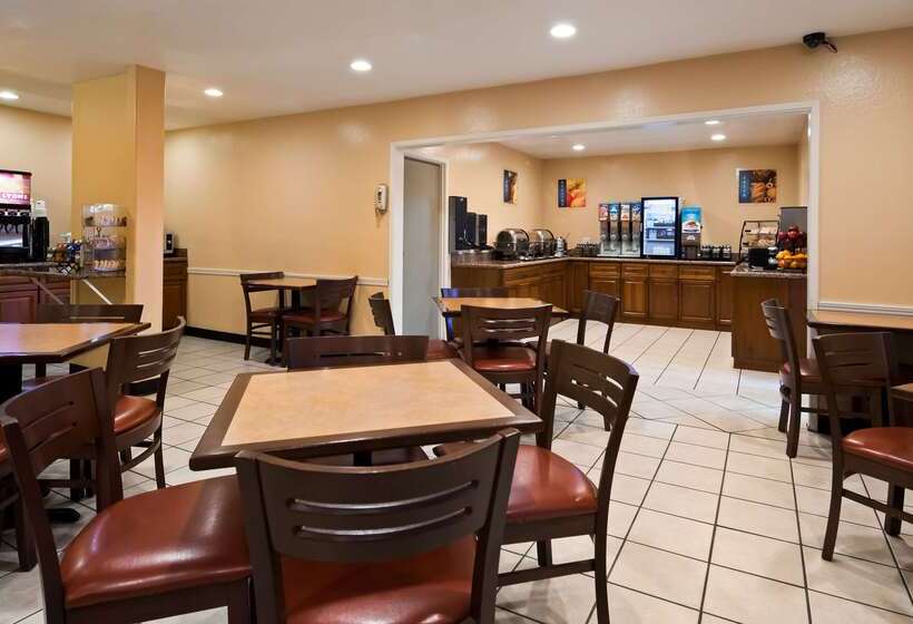 Отель Best Western Village Inn