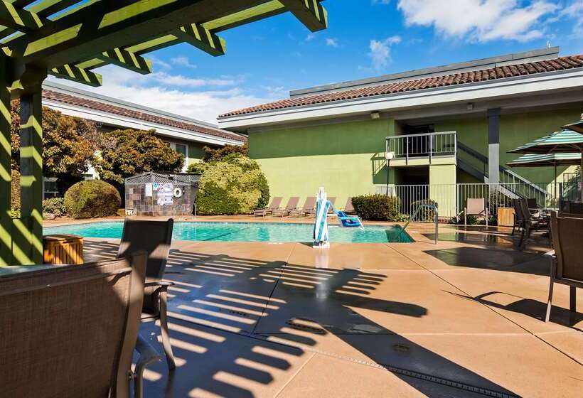 Отель Best Western Village Inn