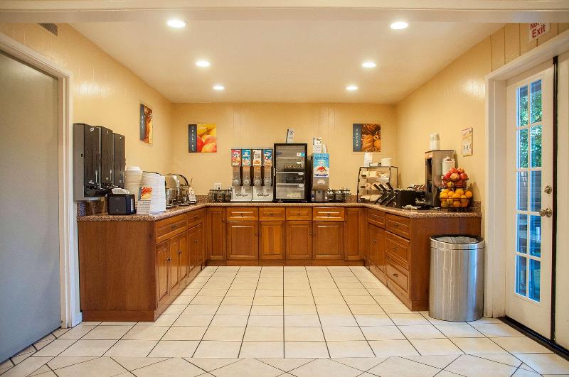 Отель Best Western Village Inn