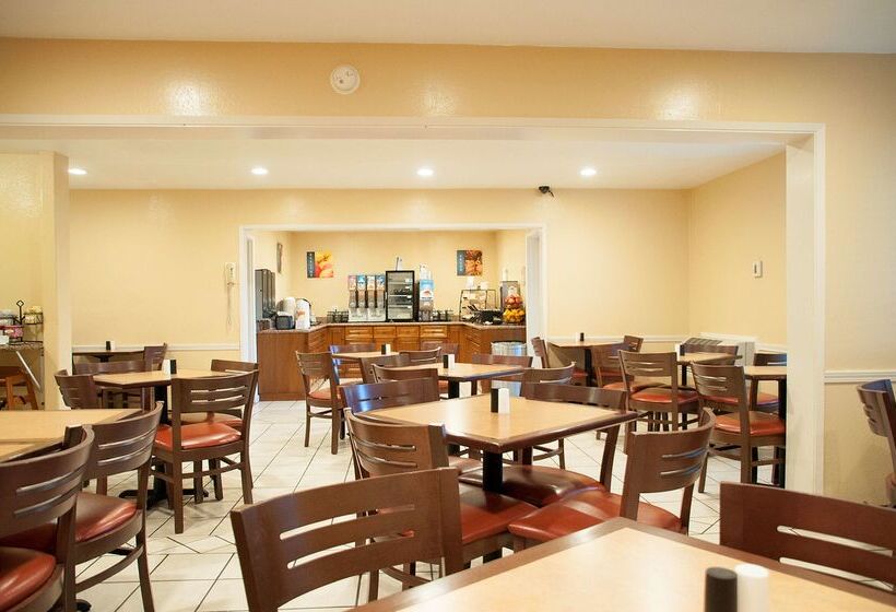 Отель Best Western Village Inn