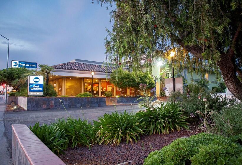 هتل Best Western Village Inn