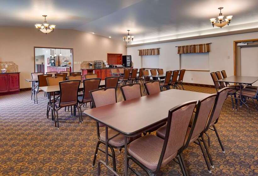 فندق Best Western West Hills Inn