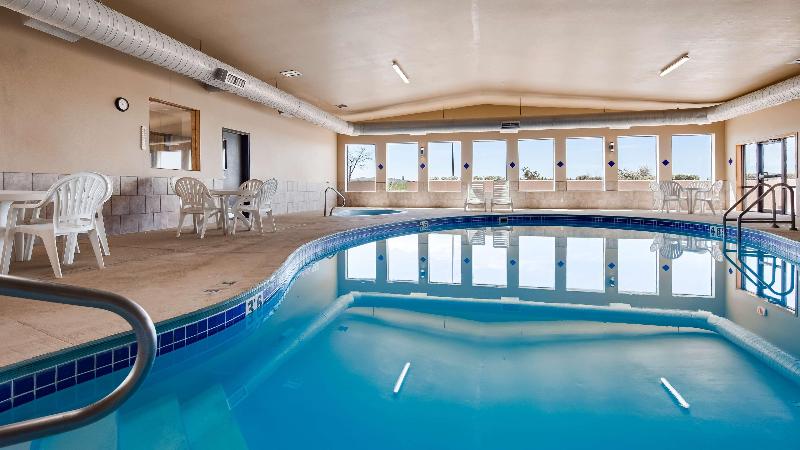 فندق Best Western West Hills Inn