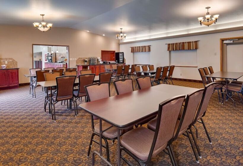 فندق Best Western West Hills Inn