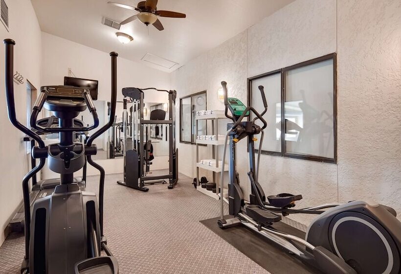 فندق Best Western West Hills Inn