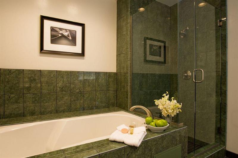 בית מלון כפרי Blue Lantern Inn, A Four Sisters Inn