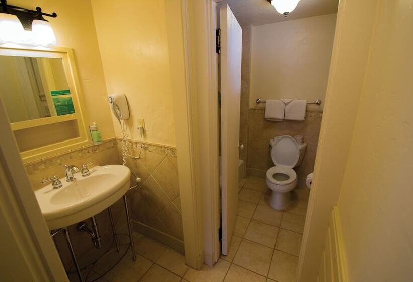 בית מלון כפרי Bright Angel Lodge – Inside The Park