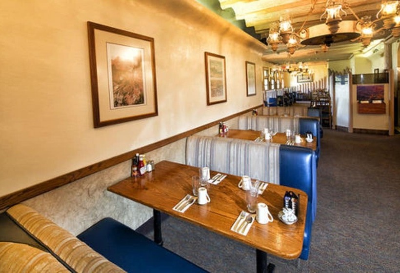 בית מלון כפרי Bright Angel Lodge – Inside The Park