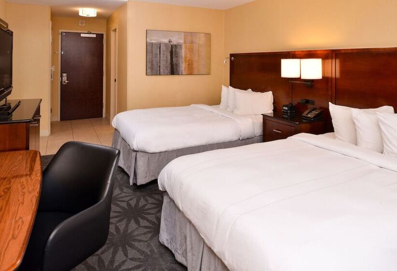 בית מלון כפרי Buffalo Marriott Niagara