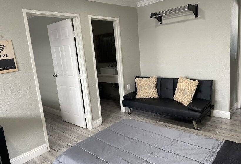 فندق Cabana Inn & Suites