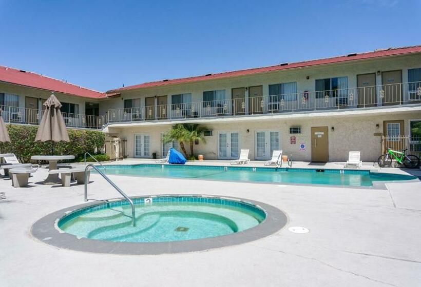 ホテル California Suites