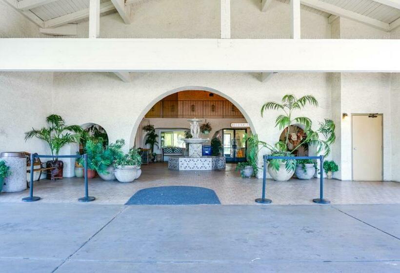 ホテル California Suites