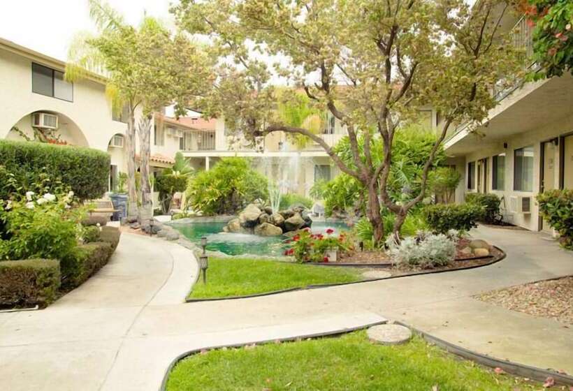 ホテル California Suites