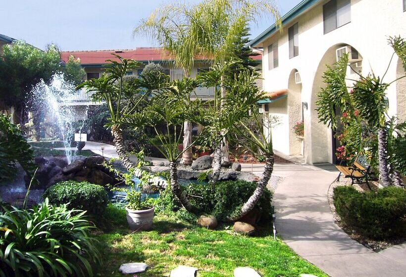 ホテル California Suites