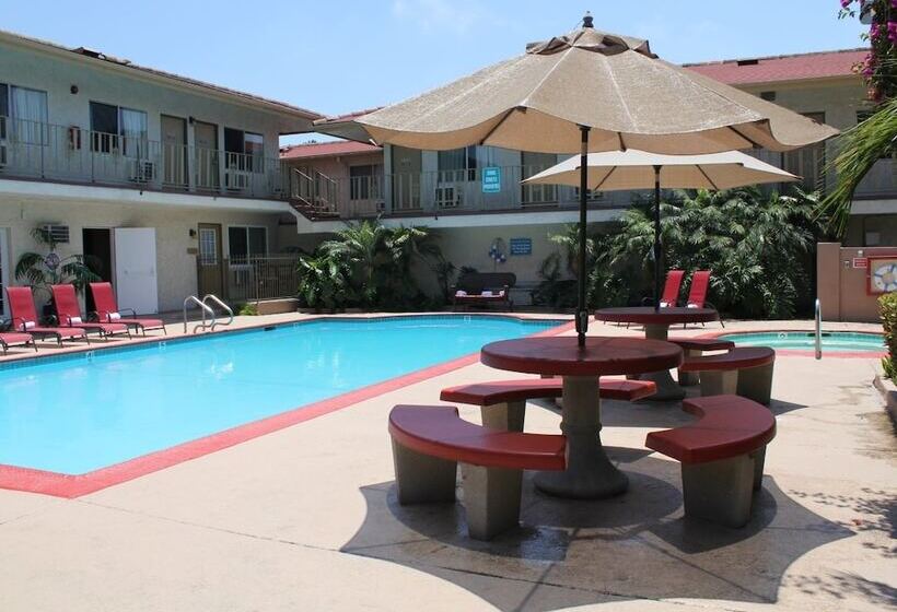 ホテル California Suites