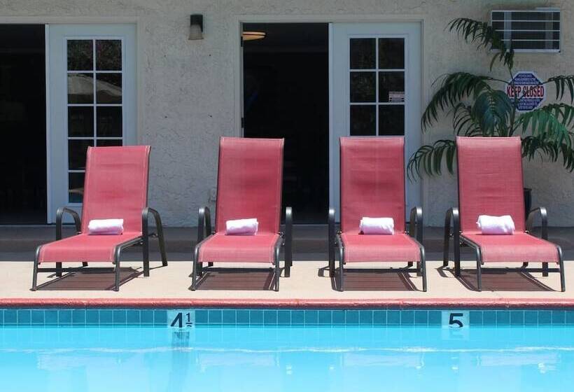 هتل California Suites