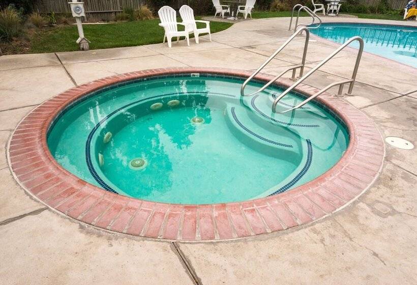 호텔 Cambria Pines Lodge