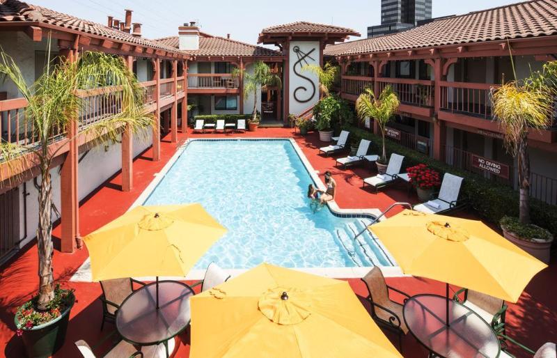 فندق Campbell Inn