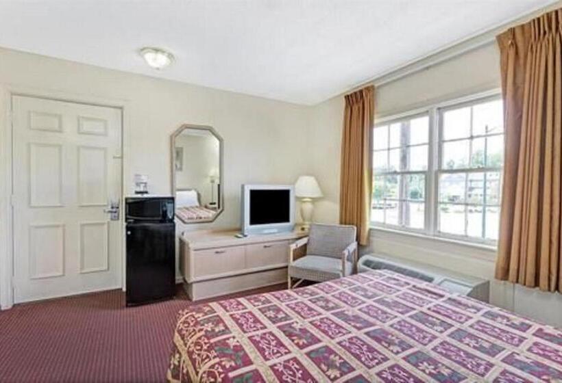 فندق Captain John Smith Inn Williamsburg