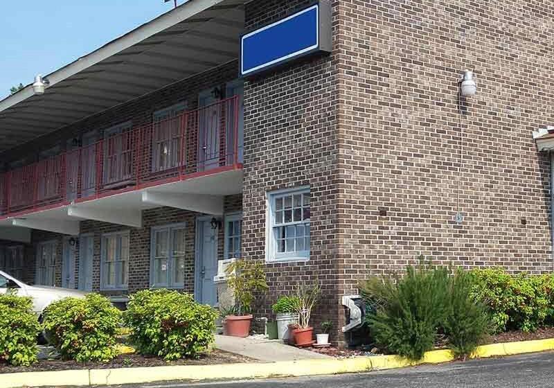 فندق Captain John Smith Inn Williamsburg