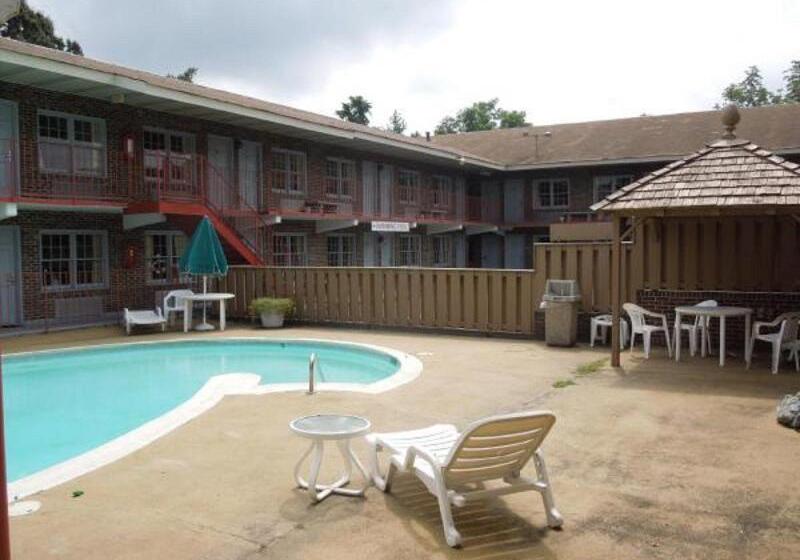 فندق Captain John Smith Inn Williamsburg