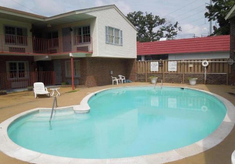 فندق Captain John Smith Inn Williamsburg