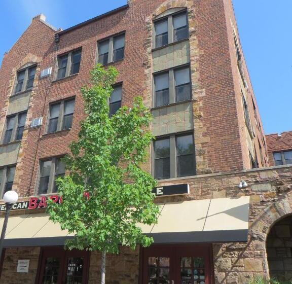 هتل Carleton Of Oak Park