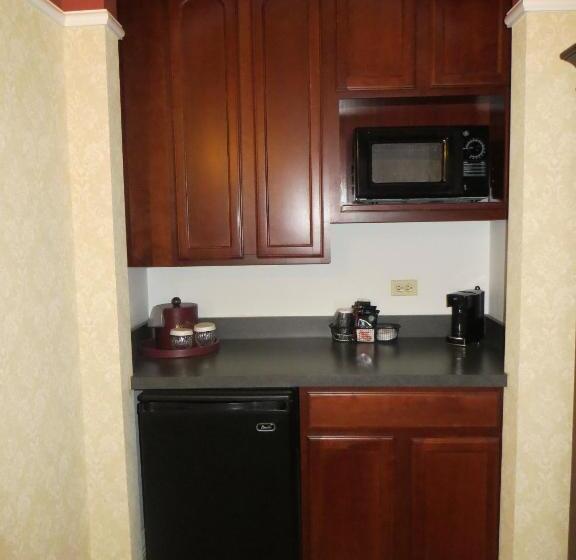 هتل Carleton Of Oak Park