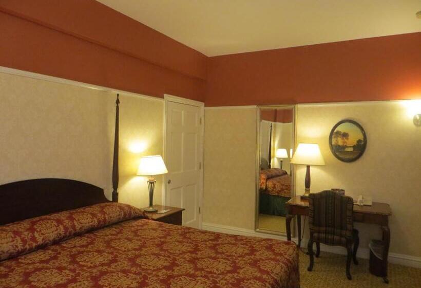 هتل Carleton Of Oak Park