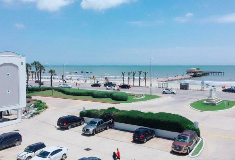 酒店 Casa Del Mar Beachfront Suites