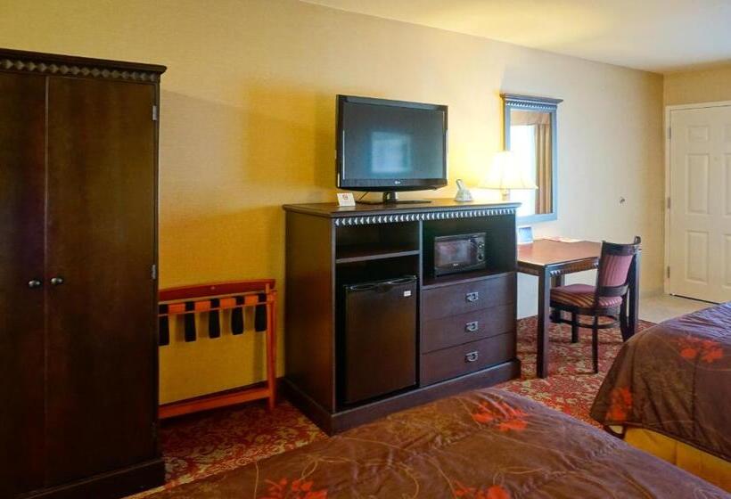 בית מלון כפרי Castle Inn And Suites Anaheim