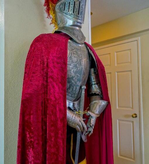 בית מלון כפרי Castle Inn And Suites Anaheim