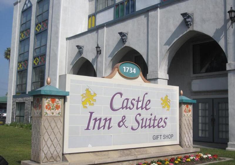בית מלון כפרי Castle Inn And Suites Anaheim