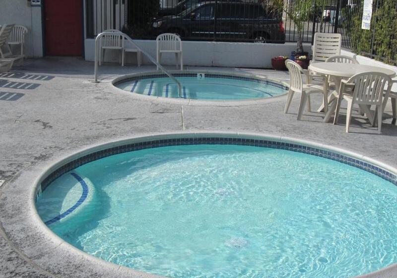 酒店 Castle Inn And Suites Anaheim