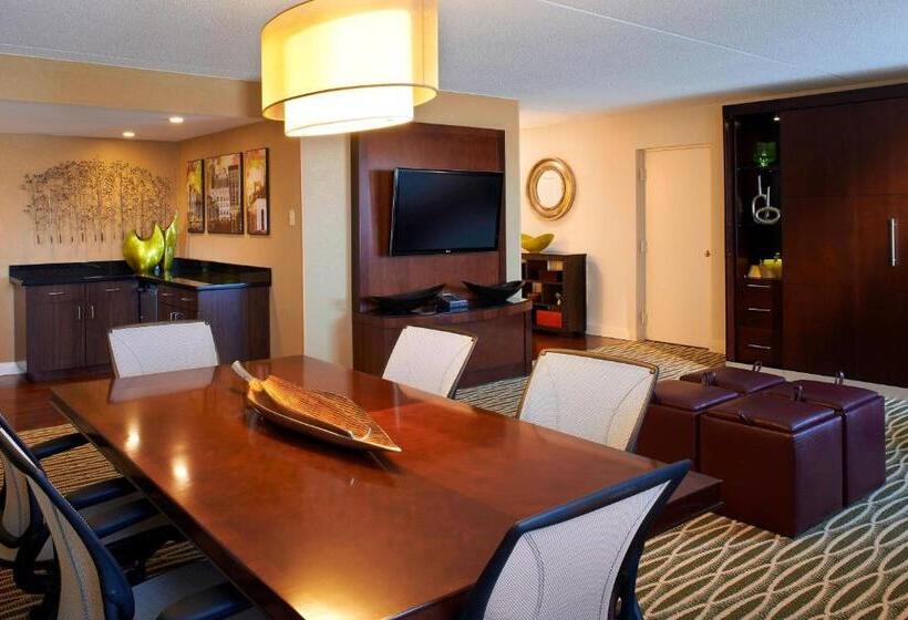 Отель Charleston Marriott Town Center