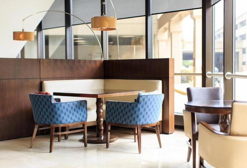 Отель Charleston Marriott Town Center