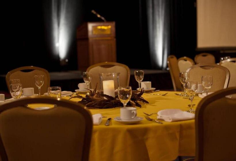 Отель Charleston Marriott Town Center