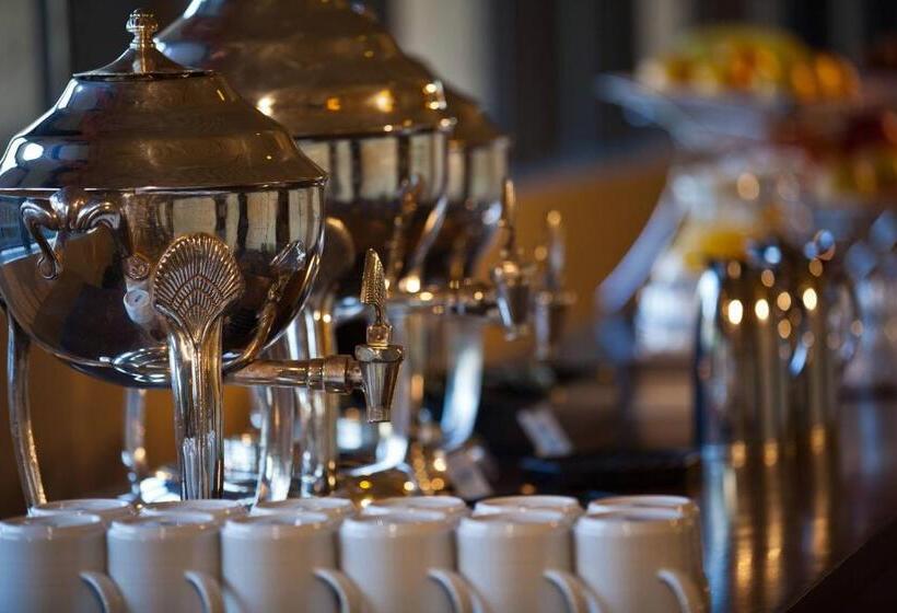 Отель Charleston Marriott Town Center