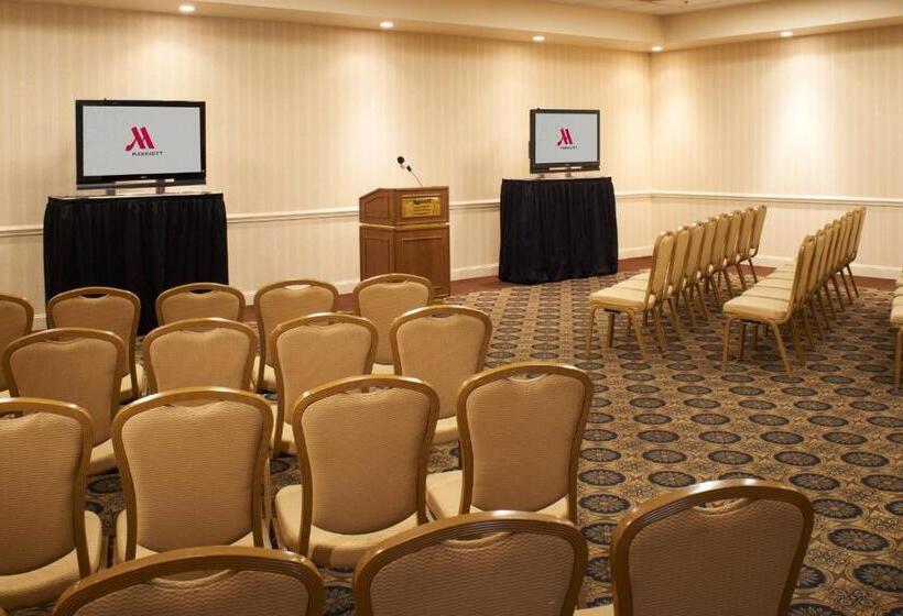 Отель Charleston Marriott Town Center