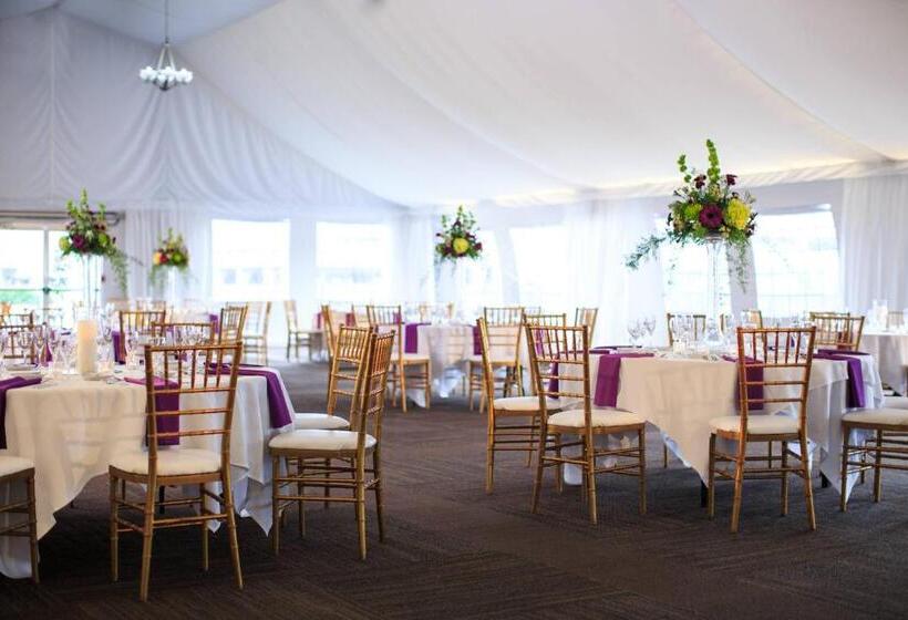 Отель Charleston Marriott Town Center