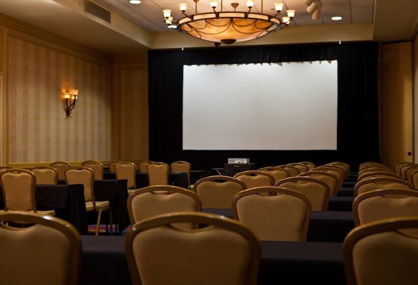 Отель Charleston Marriott Town Center